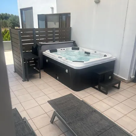 Ledakis House With Jacuzzi *